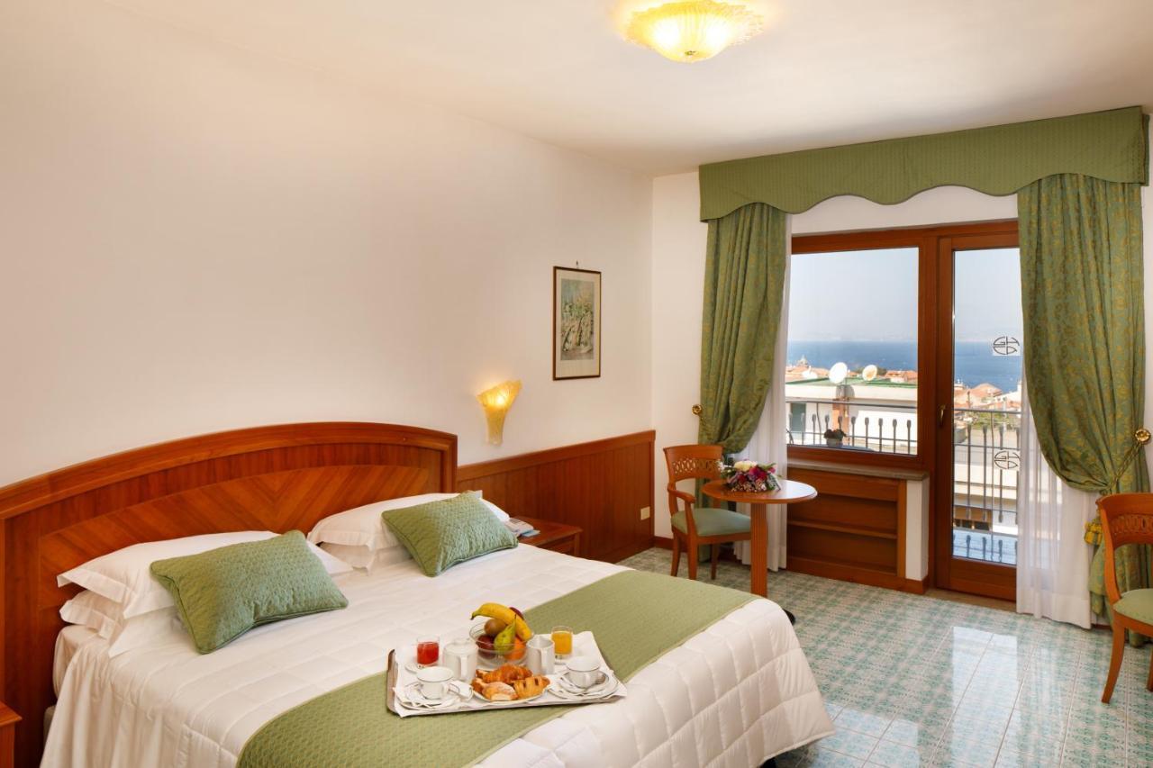 Grand Hotel Cesare Augusto سورينتو المظهر الخارجي الصورة
