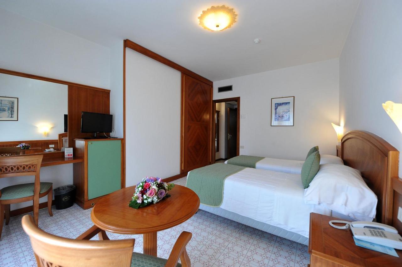 Grand Hotel Cesare Augusto سورينتو المظهر الخارجي الصورة